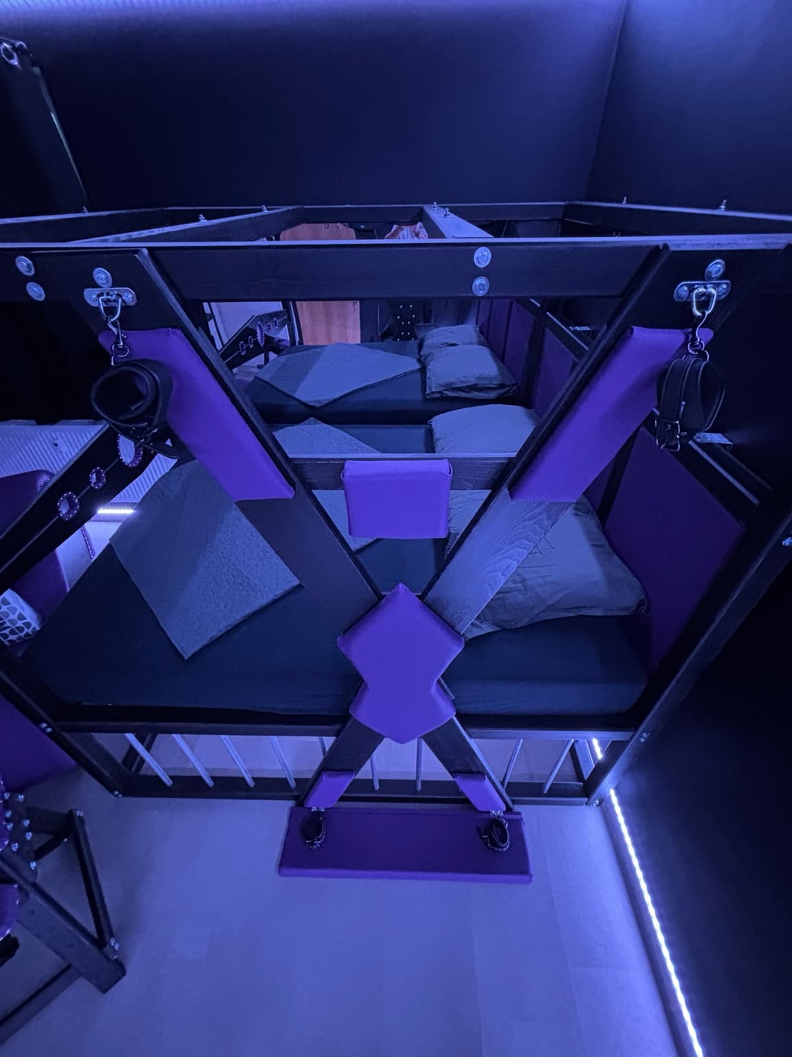 MR GREY’S ROOM